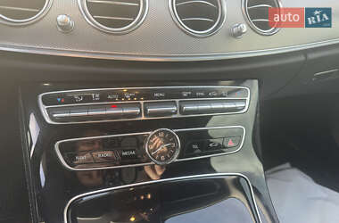 Седан Mercedes-Benz E-Class 2017 в 