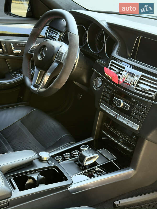 Седан Mercedes-Benz E-Class 2013 в Киеве