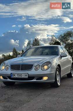 Седан Mercedes-Benz E-Class 2004 в Ровно