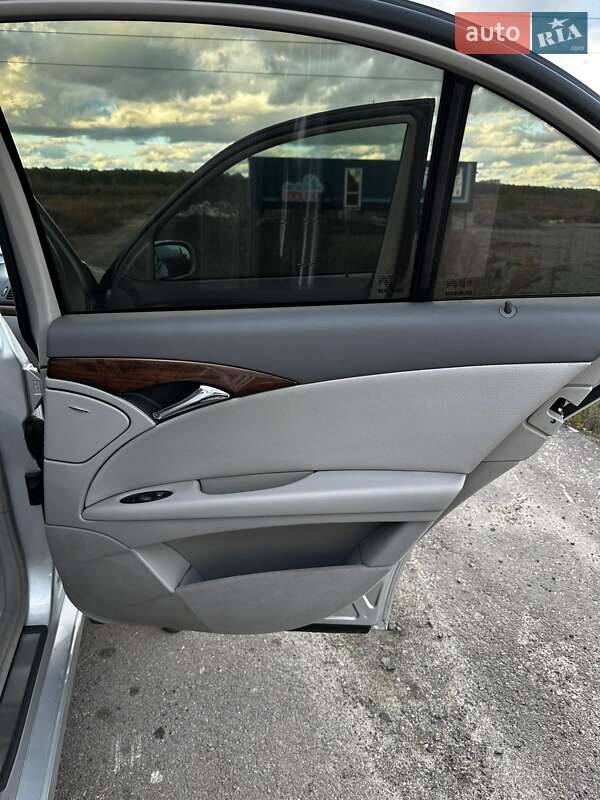Седан Mercedes-Benz E-Class 2004 в Ровно