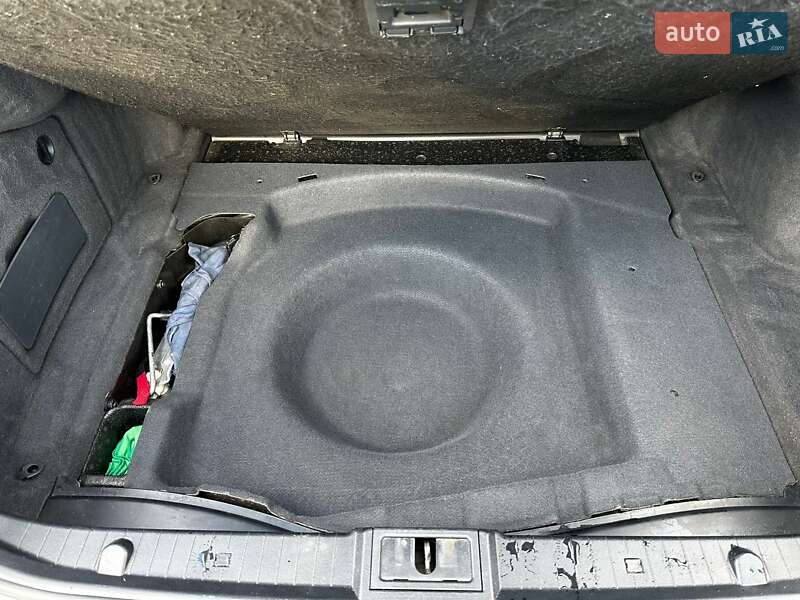 Седан Mercedes-Benz E-Class 2004 в Ровно