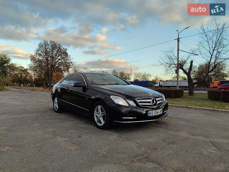 Купе Mercedes-Benz E-Class 2011 в Днепре фото 34 Купе Mercedes-Benz E-Class 2011 в Днепре
