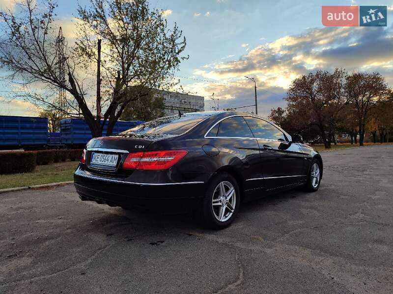 Купе Mercedes-Benz E-Class 2011 в Днепре фото 32 Купе Mercedes-Benz E-Class 2011 в Днепре