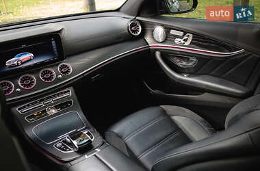 Седан Mercedes-Benz E-Class 2017 в 