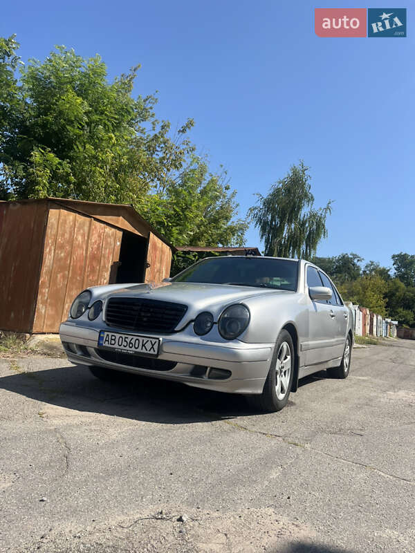 Седан Mercedes-Benz E-Class 2000 в Вінниці