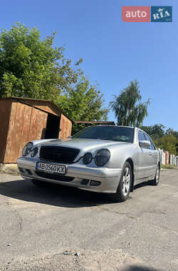 Седан Mercedes-Benz E-Class 2000 в  фото 5 Седан Mercedes-Benz E-Class 2000 в
