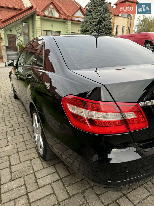 Седан Mercedes-Benz E-Class 2010 в Черновцах