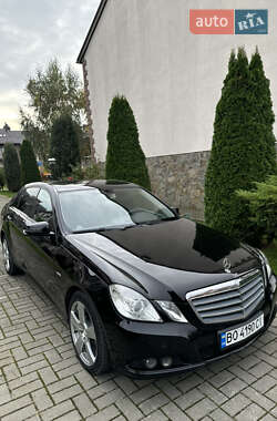 Седан Mercedes-Benz E-Class 2010 в 
