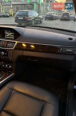 Седан Mercedes-Benz E-Class 2010 в 