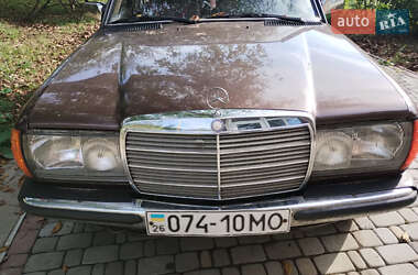 Седан Mercedes-Benz E-Class 1985 в Чернівцях
