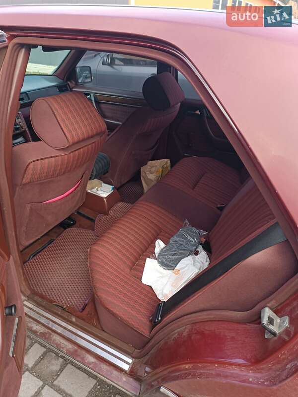 Седан Mercedes-Benz E-Class 1992 в Сколе