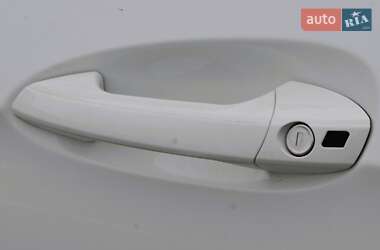Купе Mercedes-Benz E-Class 2012 в 