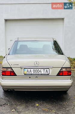 Седан Mercedes-Benz E-Class 1994 в 
