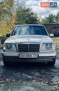 Седан Mercedes-Benz E-Class 1994 в Киеве