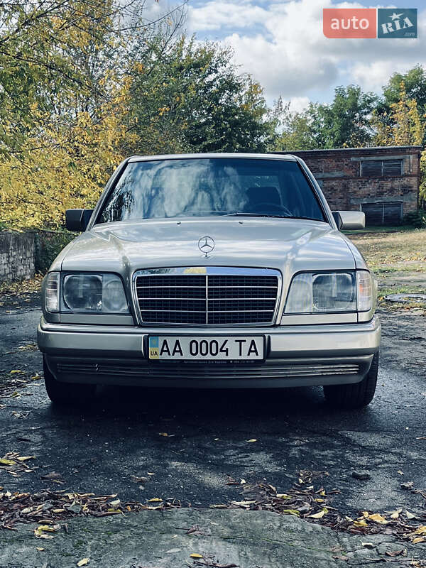 Седан Mercedes-Benz E-Class 1994 в 