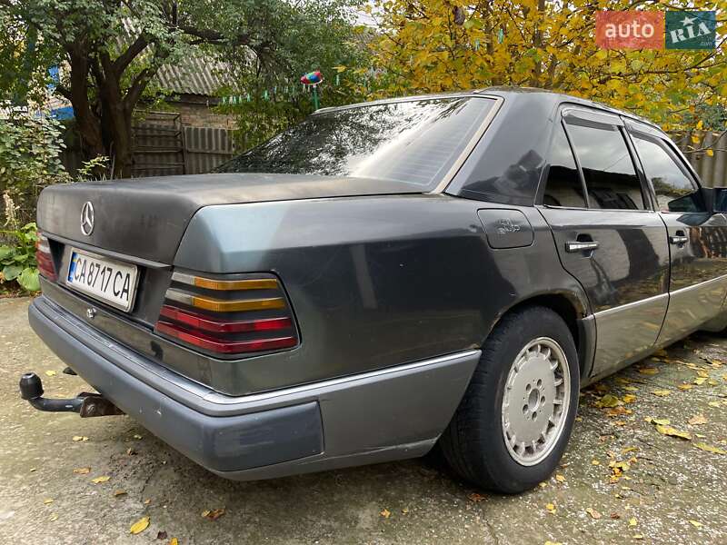 Седан Mercedes-Benz E-Class 1991 в Чигирине фото 6 Седан Mercedes-Benz E-Class 1991 в Чигирине