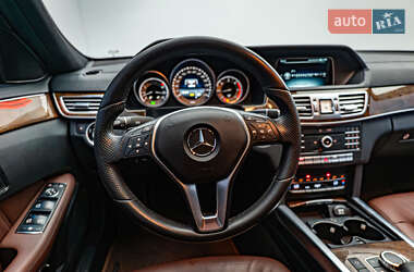 Седан Mercedes-Benz E-Class 2015 в 