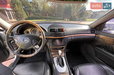 Седан Mercedes-Benz E-Class 2004 в 