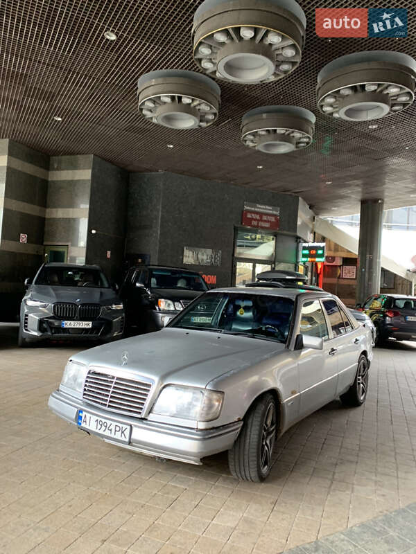 Mercedes-Benz E-Class 1994