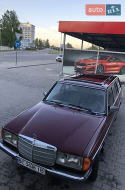 Універсал Mercedes-Benz E-Class 1984 в 