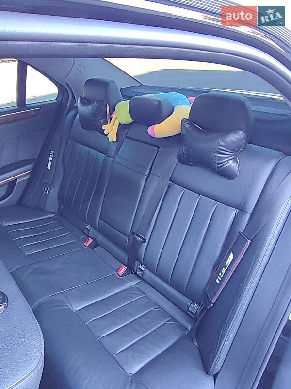 Седан Mercedes-Benz E-Class 2012 в Умані