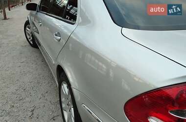 Седан Mercedes-Benz E-Class 2002 в  фото 9 Седан Mercedes-Benz E-Class 2002 в