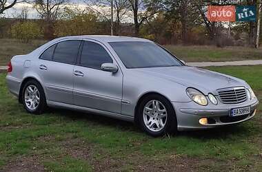 Седан Mercedes-Benz E-Class 2002 в  фото 15 Седан Mercedes-Benz E-Class 2002 в