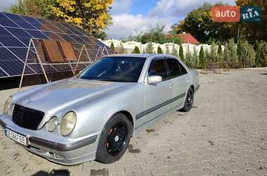 Седан Mercedes-Benz E-Class 2002 в  фото 6 Седан Mercedes-Benz E-Class 2002 в