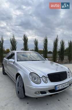Седан Mercedes-Benz E-Class 2002 в 