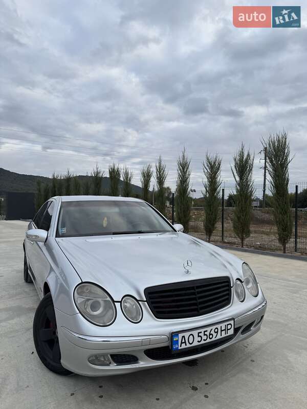 Седан Mercedes-Benz E-Class 2002 в Ужгороді