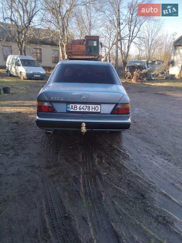 Mercedes-Benz E-Class 1985