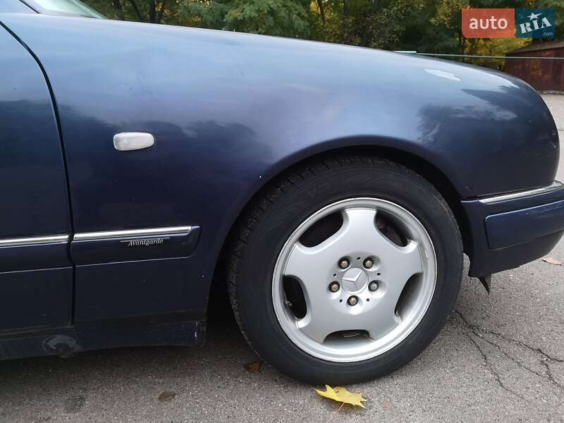 Седан Mercedes-Benz E-Class 1997 в Києві