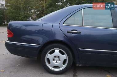 Седан Mercedes-Benz E-Class 1997 в Києві