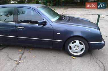 Седан Mercedes-Benz E-Class 1997 в Києві