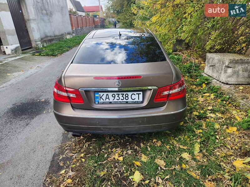 Купе Mercedes-Benz E-Class 2010 в Киеве