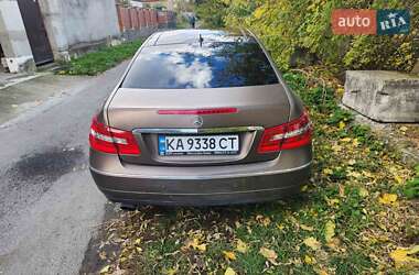 Купе Mercedes-Benz E-Class 2010 в  фото 2 Купе Mercedes-Benz E-Class 2010 в