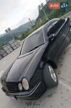 Седан Mercedes-Benz E-Class 2001 в Сколе
