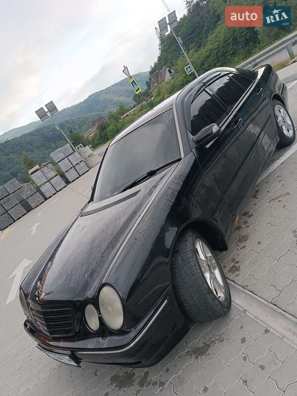 Mercedes-Benz E-Class 2001