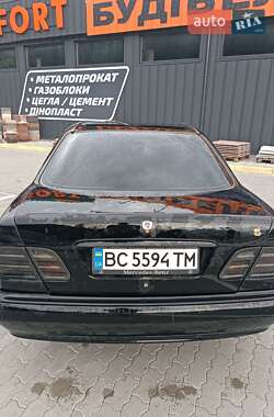 Седан Mercedes-Benz E-Class 2001 в  фото 6 Седан Mercedes-Benz E-Class 2001 в