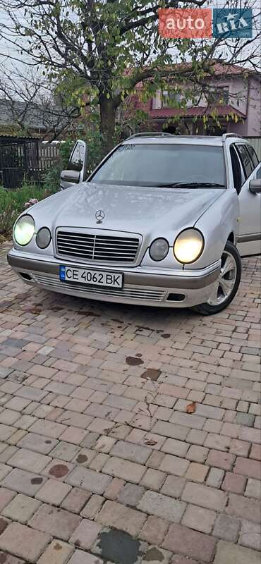 Універсал Mercedes-Benz E-Class 1998 в Чернівцях
