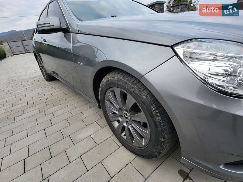 Седан Mercedes-Benz E-Class 2009 в Хусті