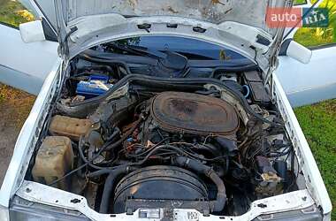 Седан Mercedes-Benz E-Class 1990 в Валках