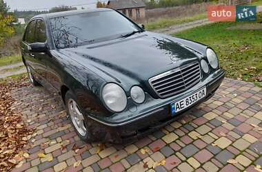 Седан Mercedes-Benz E-Class 2001 в  фото 2 Седан Mercedes-Benz E-Class 2001 в