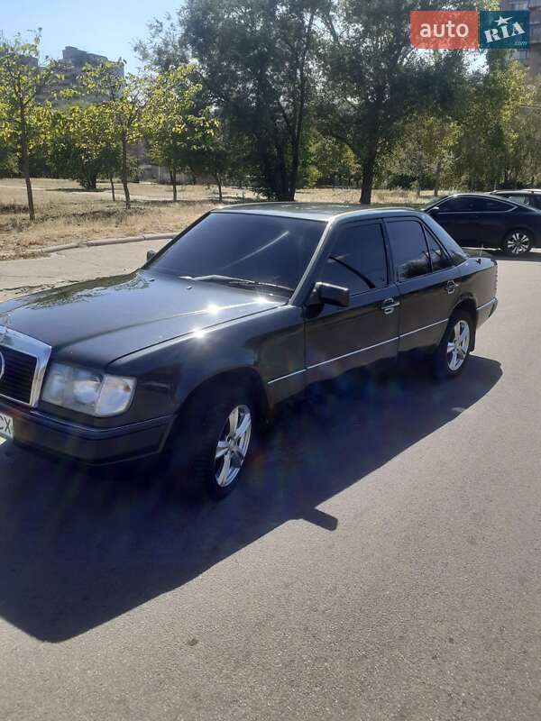 Седан Mercedes-Benz E-Class 1991 в Днепре