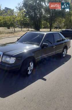 Седан Mercedes-Benz E-Class 1991 в 