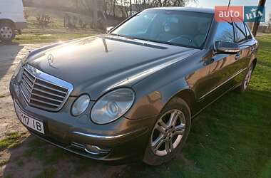 Седан Mercedes-Benz E-Class 2006 в  фото 8 Седан Mercedes-Benz E-Class 2006 в