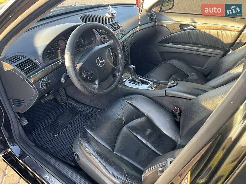 Універсал Mercedes-Benz E-Class 2004 в Львові фото 12 Універсал Mercedes-Benz E-Class 2004 в Львові