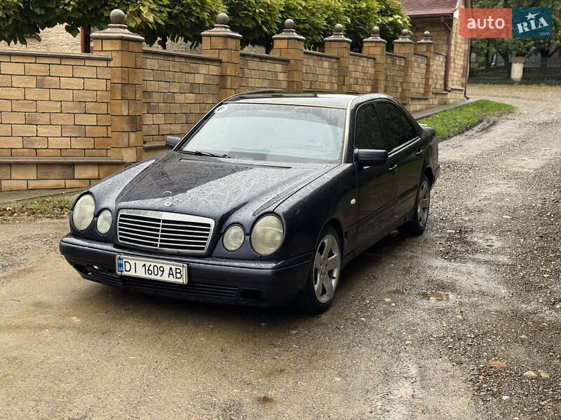 Седан Mercedes-Benz E-Class 1998 в Чернівцях