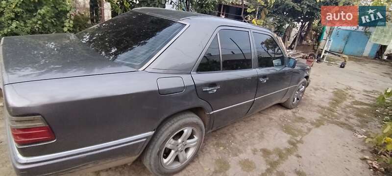 Седан Mercedes-Benz E-Class 1992 в Кропивницком