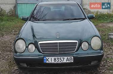 Седан Mercedes-Benz E-Class 2000 в 
